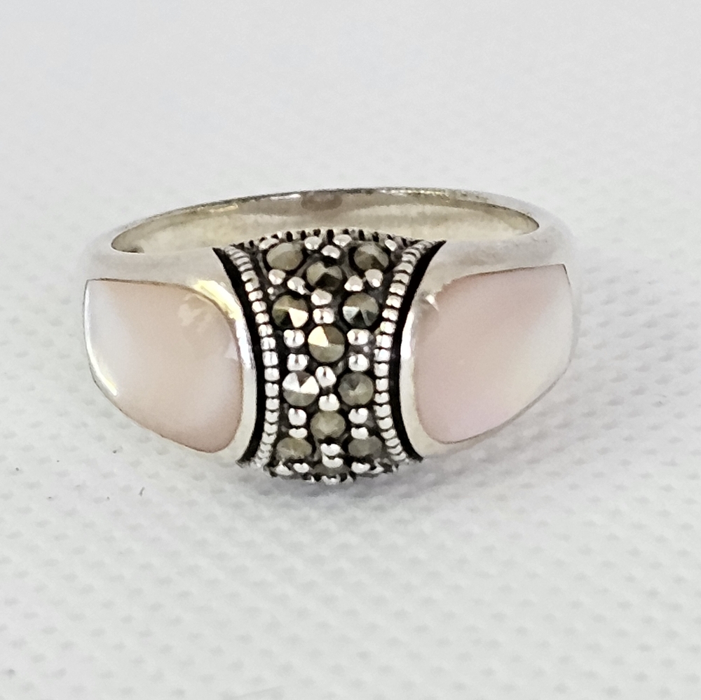 Genuine Mother of Pearl & Marcasite Ring Size 8! - Picture 5 of 7